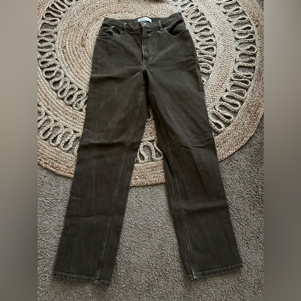 Abercrombie 90s Straight Ultra High Rise - Size 6 Regular